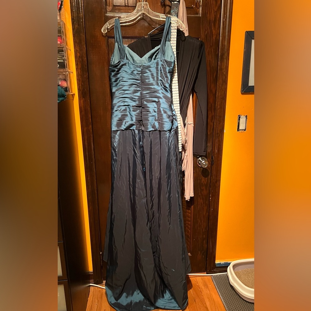 Women size 10 formal dress tag price$800 offers a $steal for what youre getting - Picture 6 of 14